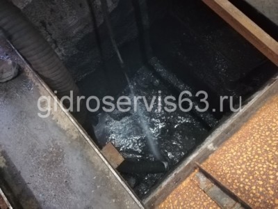 Откачка отстойника глубиной до 8 метров